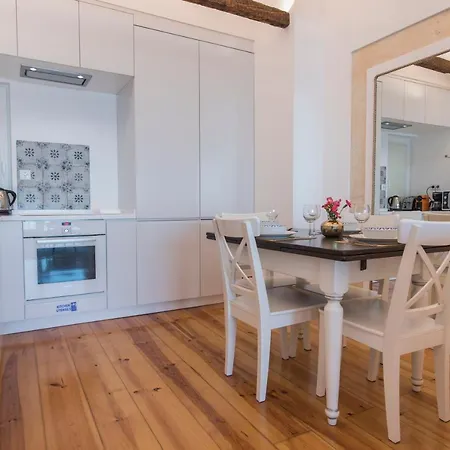 Lovelystay Pantheon Oasis